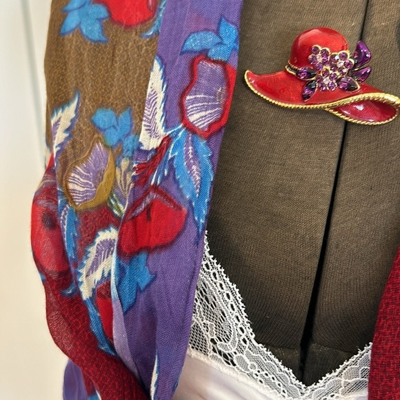Wrap from Vivante by USA and red hat brooch or pendant for the Red Hat Society - Picture 13 of 17